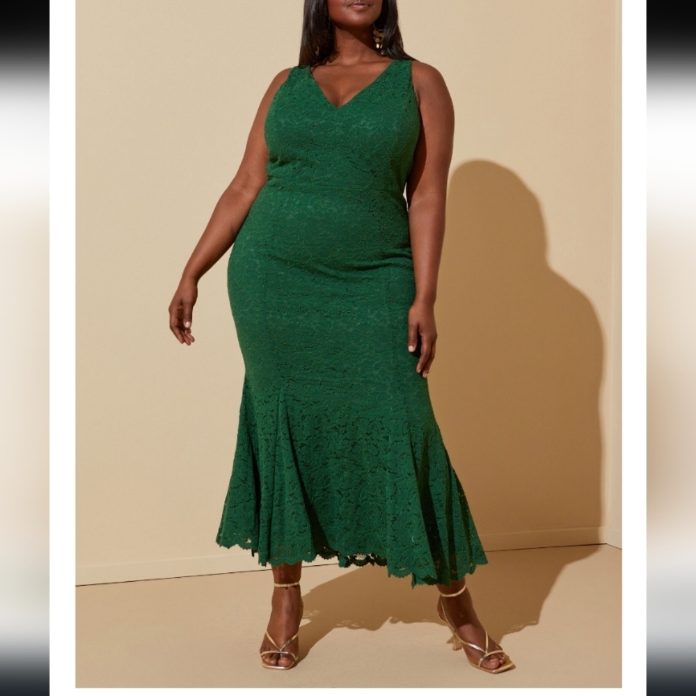 ashley stewart Corded lace figure-skimming emetsld gown flared mermaid…